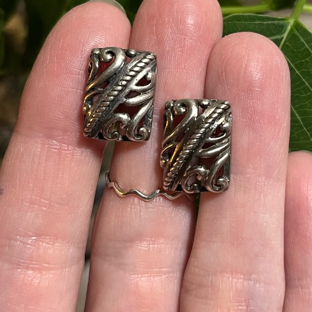 Vintage chunky Sterling Silver Filigree And Rope Design Post Earrings